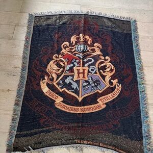 Harry Potter Hogwarts Crest Tapestry Blanket